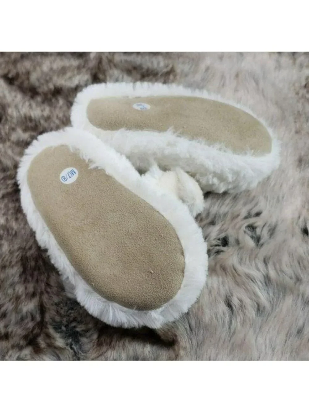 Love At First Sight Unicorn Girls Slippers 2-3T Soft Plush White Fuzzy Unicorn D
